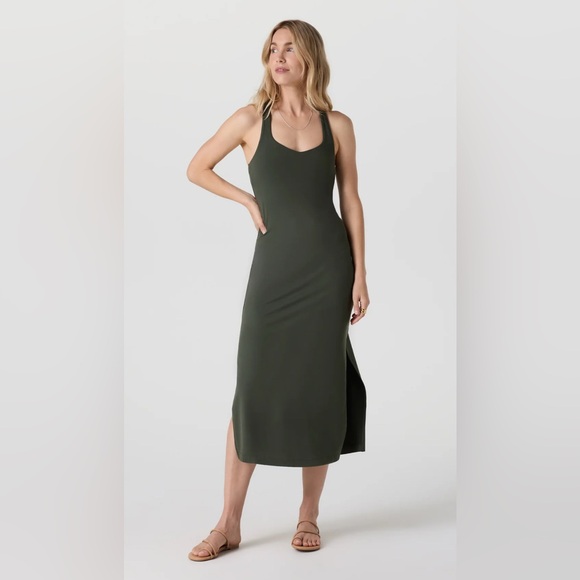 Vuori Dresses & Skirts - Vuori Halo Racerback Dress